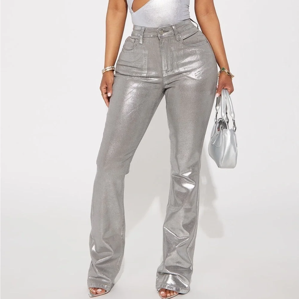 Fashion Nova ‘Shine Bright’ Mid Rise Silver Foil Bootcut Jeans Size 3/25 | NWT